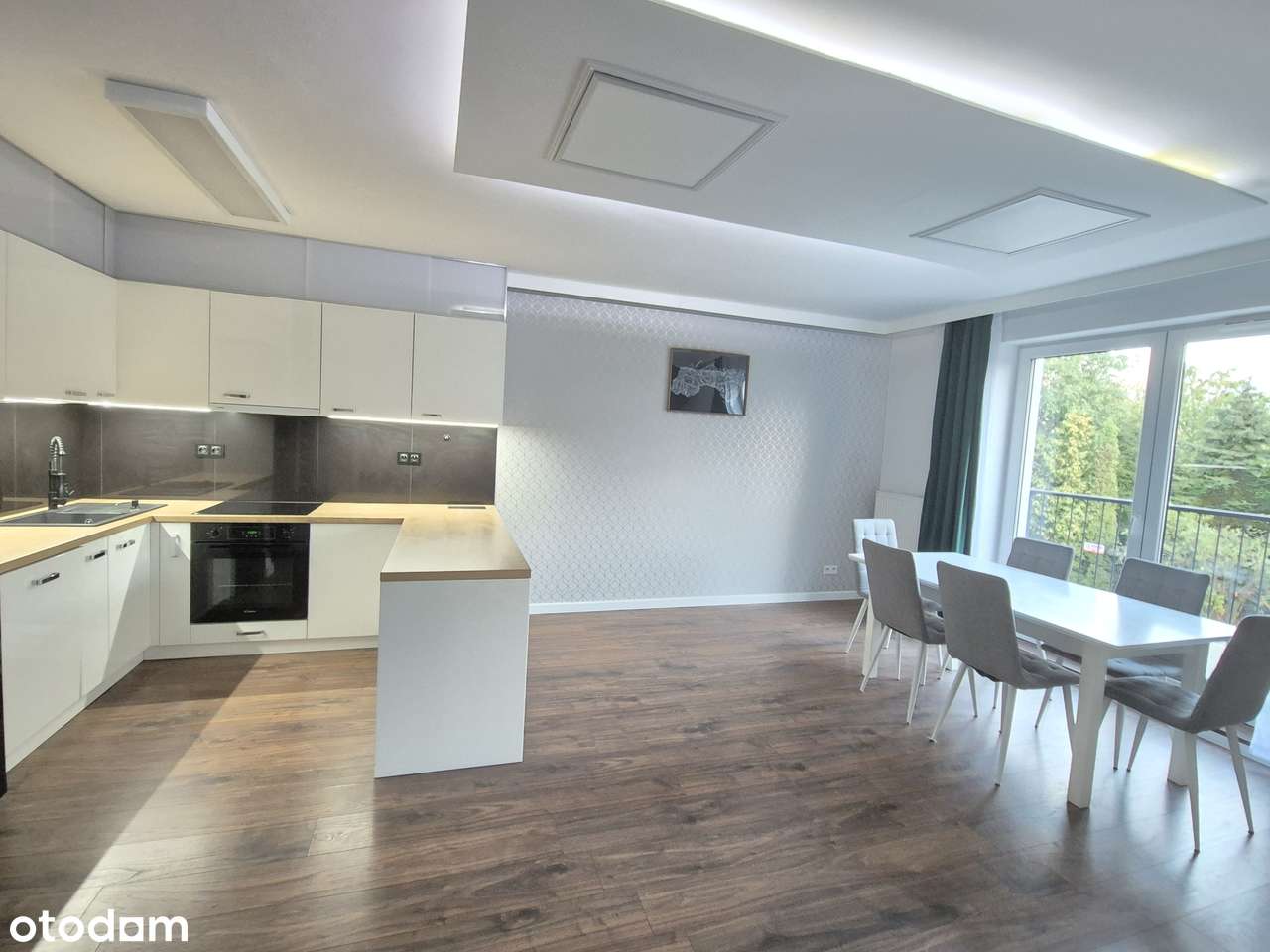 Przestronne i słoneczne mieszkanie! 20min kolejką do Centrum Warszawy!-0