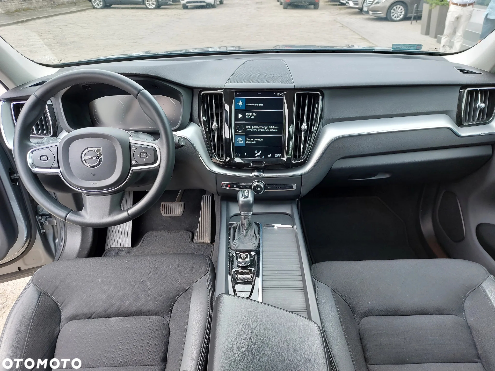 Volvo XC 60 T4 Momentum Pro - 21