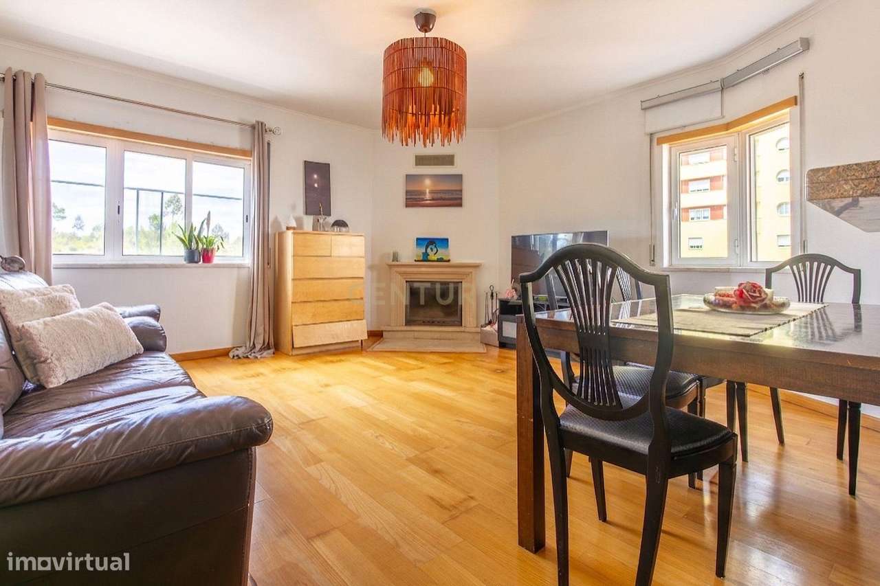 Apartamento T2 em Corroios, Seixal - Oportunidade Única!-0