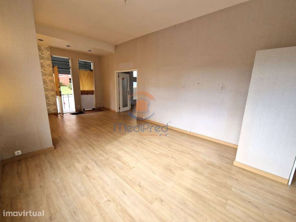 Loja com 104m2 c/ BOX | Santo António dos Cavaleiros - Loures - Grande imagem: 5/13