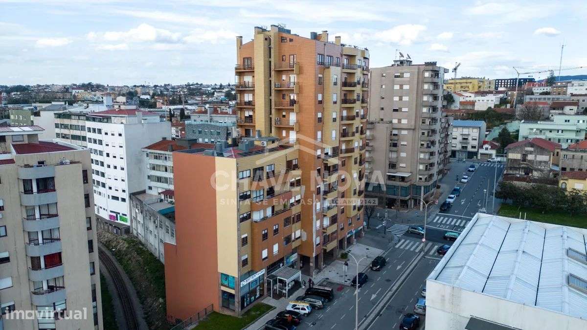 Apartamento T3 Renovado em São João da Madeira-33
