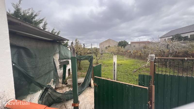 Armazém com Potencial para Moradia no Centro do Cadaval!-8