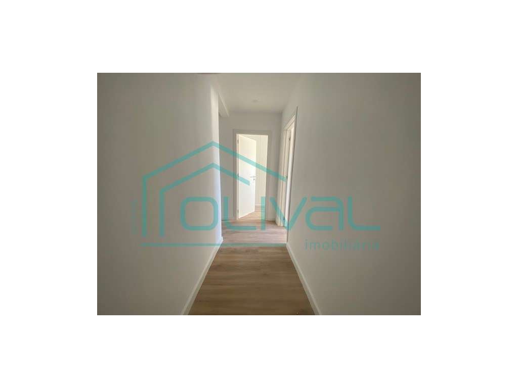 Apartamento t2 à venda na Rua São Francisco Xavier, 10-5