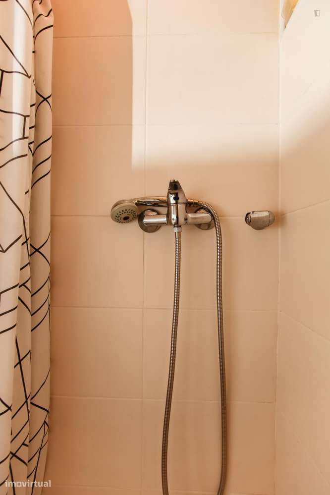 Quarto - localizado em Cidral Coimbra - Grande imagem: 5/10