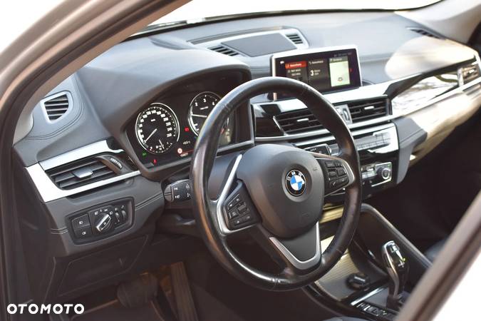 BMW X1 xDrive20d xLine sport - 12