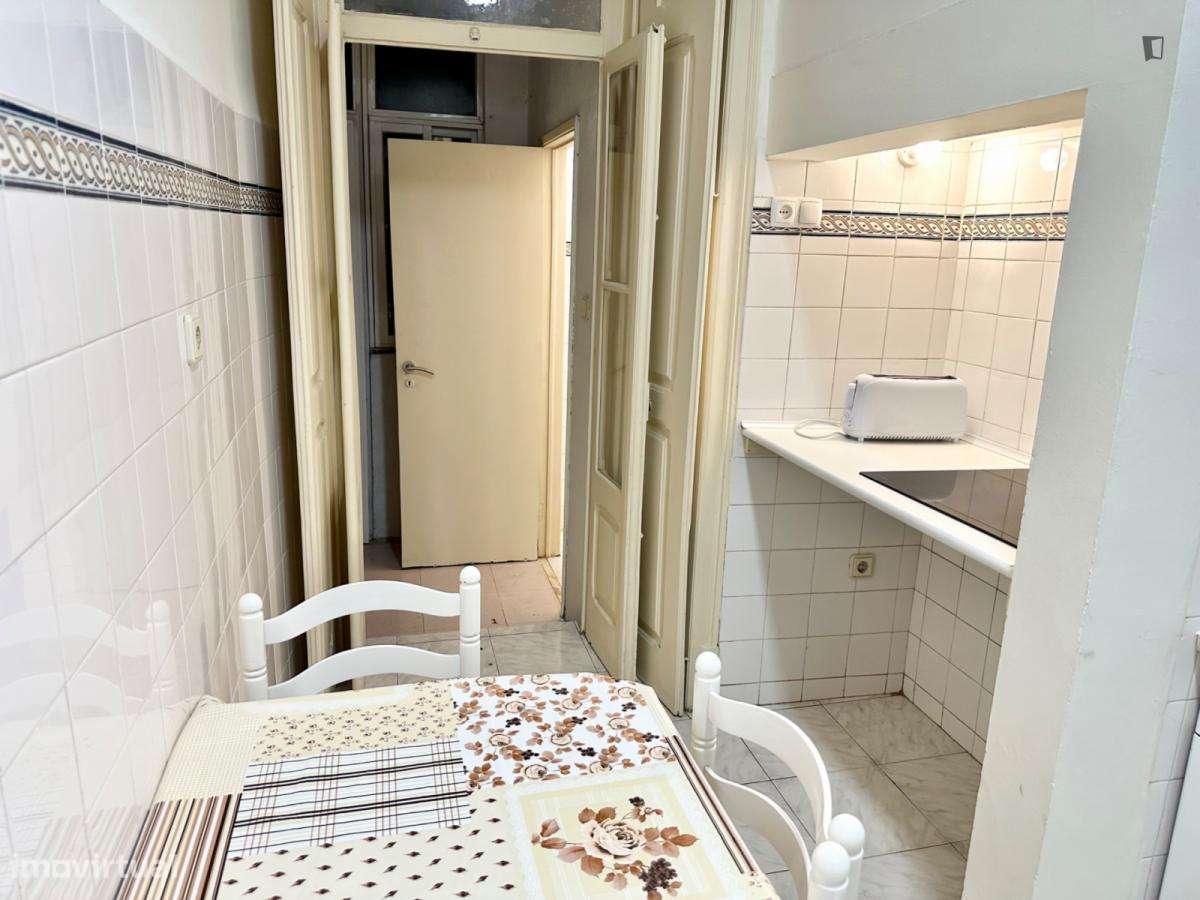 Quarto - localizado em Penha de França Lisbon - Grande imagem: 5/10