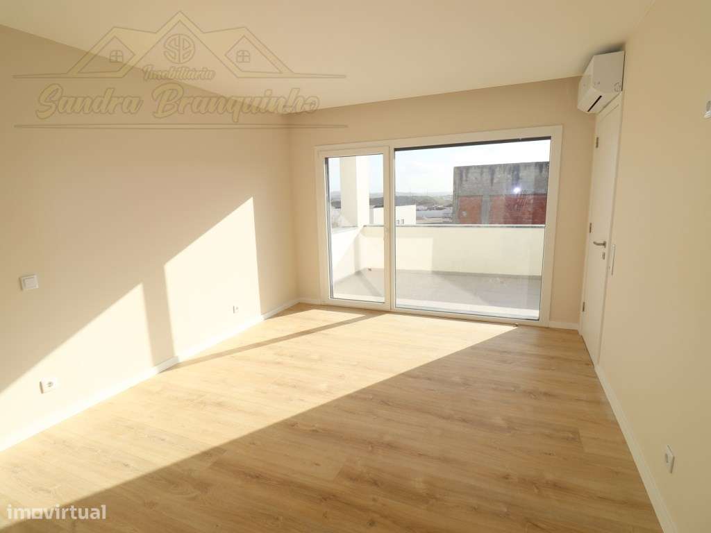 Moradia T5(NOVA) com Piscina-37