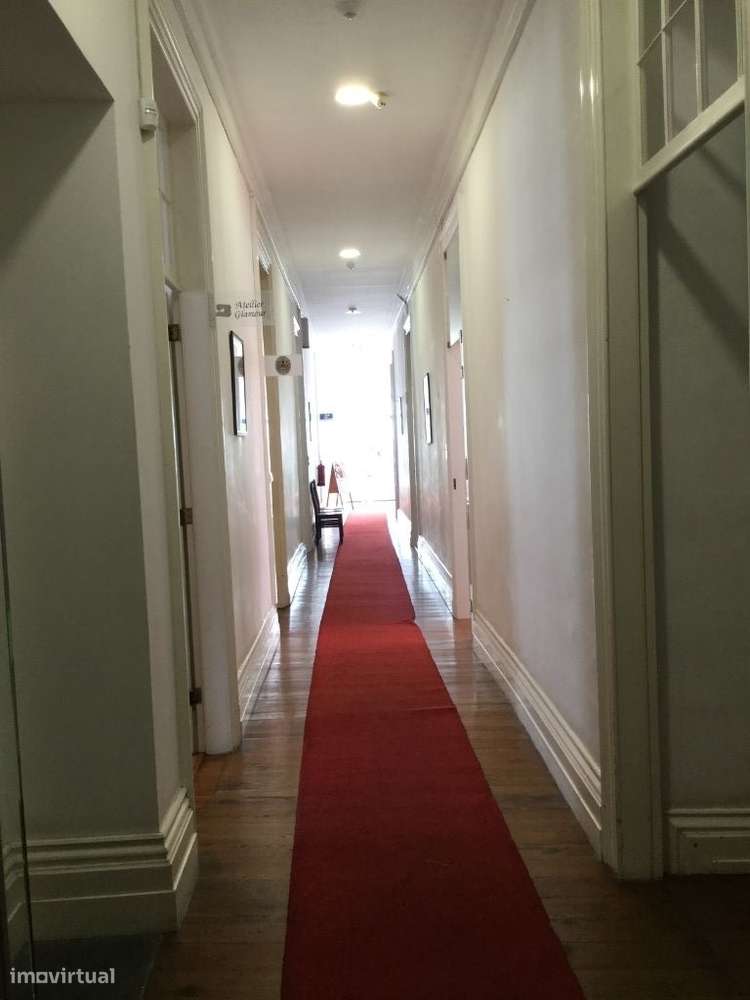 Edifício comercial em plena Rua Machado dos Santos nº 96 a 106 - Grande imagem: 2/6