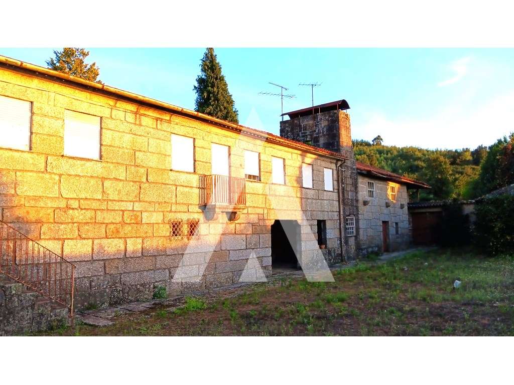 Quinta Nevogilde com Moradia T10, Capela, Celeiro e Acesso ao Rio S...-8