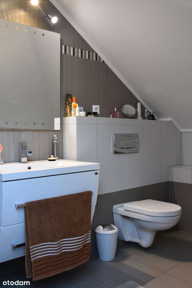 Dom parterowy z poddaszem użytkowym, garaż, ogród-19