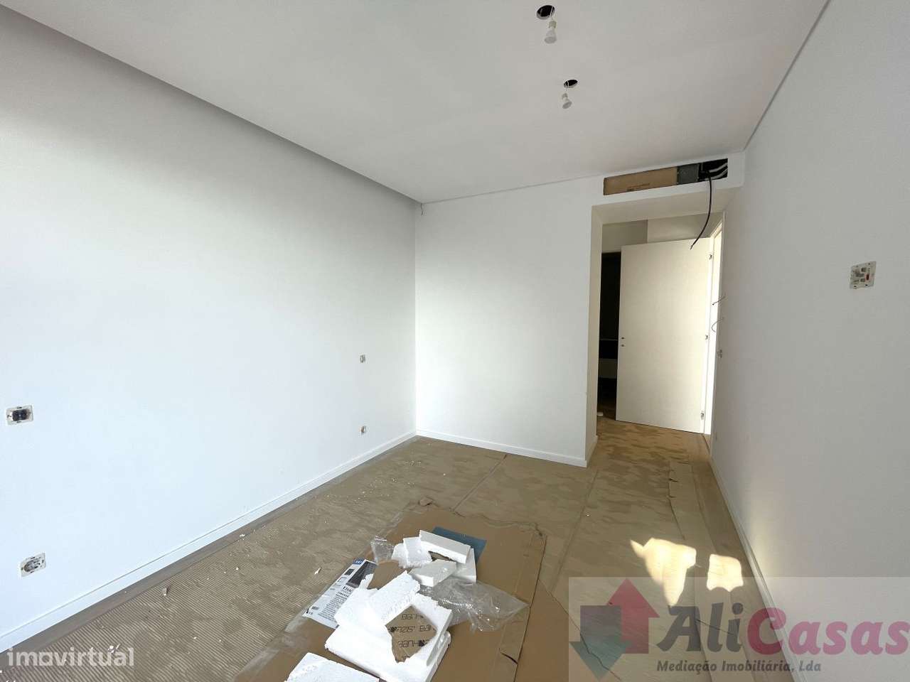 Excelente T3 C/terraço e Jacuzzi Privado- Vista para a Baía-15