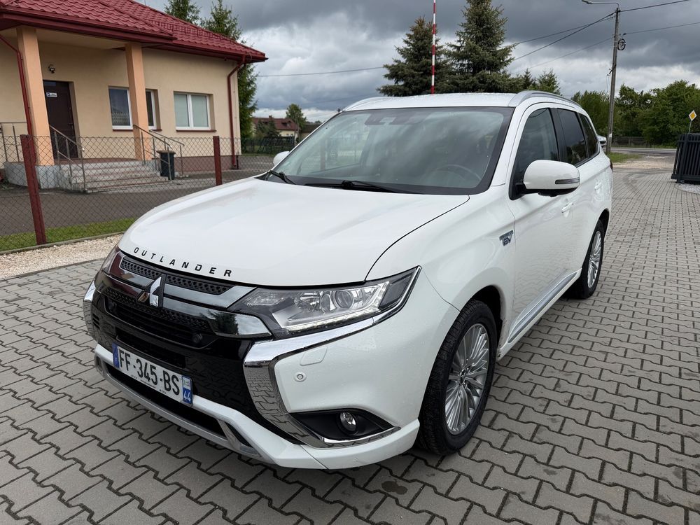 Mitsubishi Outlander III 2.4 4WD Diamant 2019