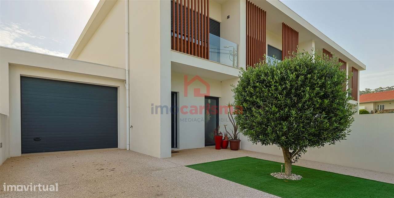 Moradia T3 em Banda com Piscina em Monte Córdova, Santo Tirso - Grande imagem: 3/31