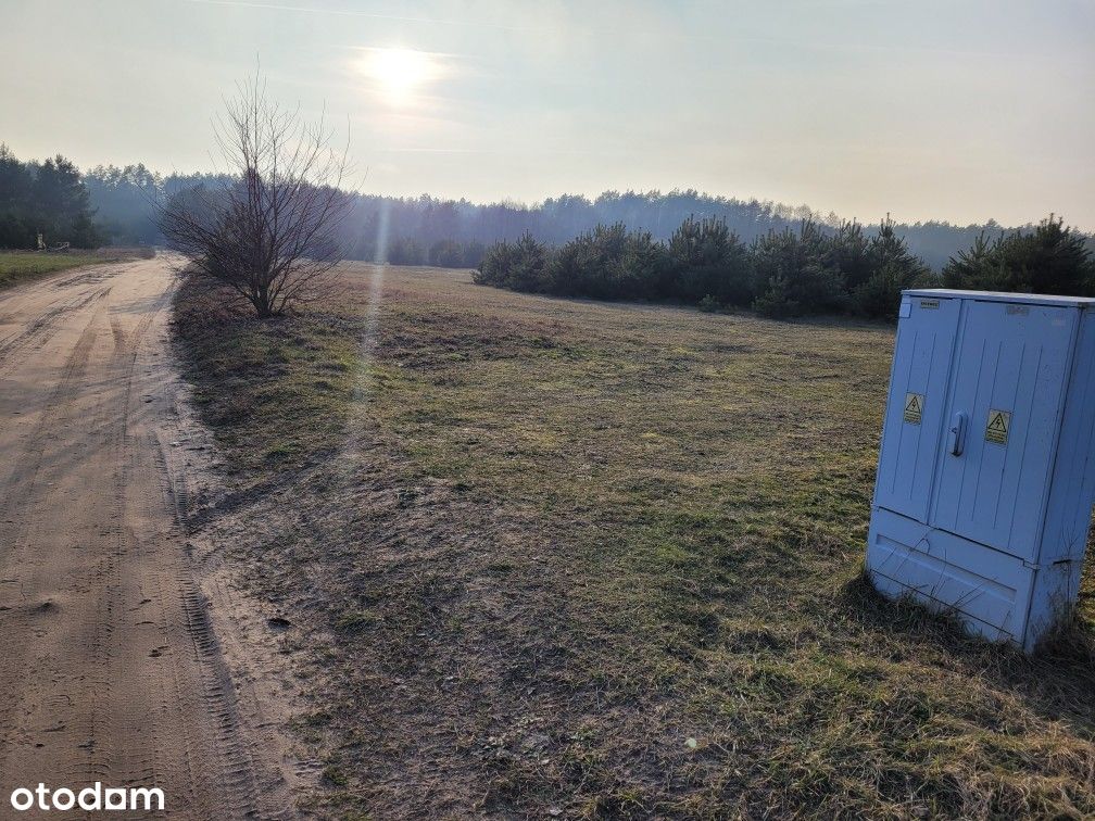 Atrakcyjna działka budowlana, w sąsiedztwie lasów