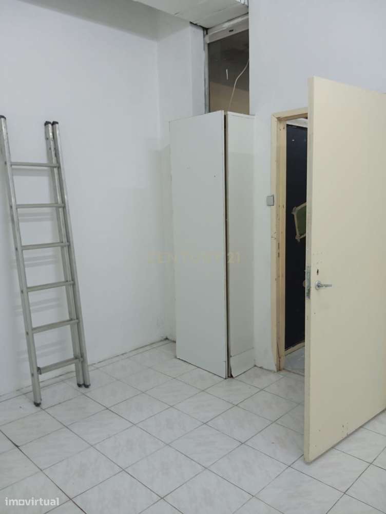 Oportunidade Única no Centro Comercial STOP – Porto - Grande imagem: 3/12