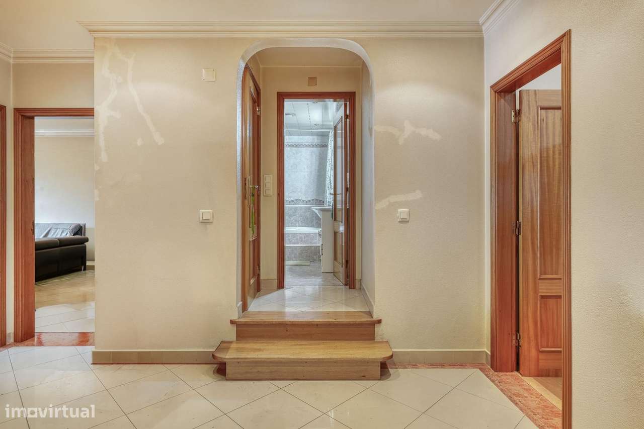 Apartamento T2 com Terraço Incrível || Costa da Caparica-5