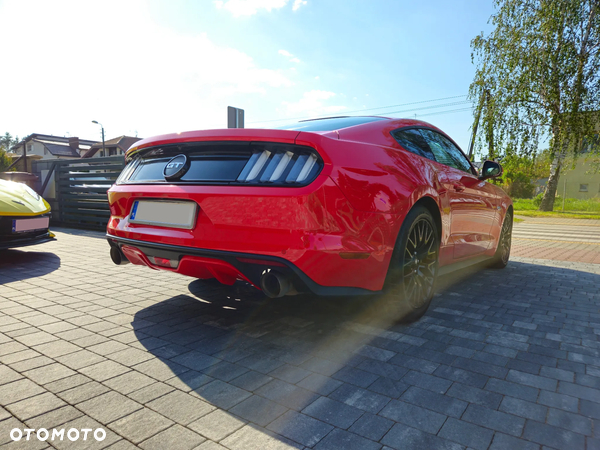 Ford Mustang 5.0 V8 GT - 5