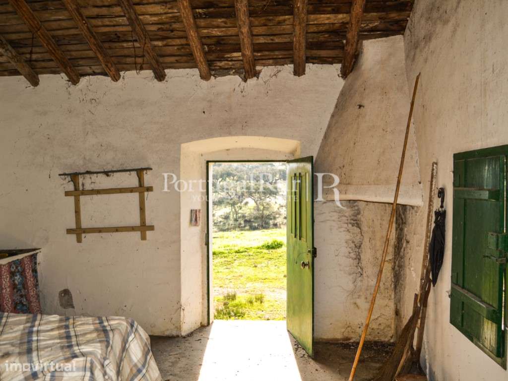 Herdade de 60 ha e monte, em Reguengos de Monsaraz-8