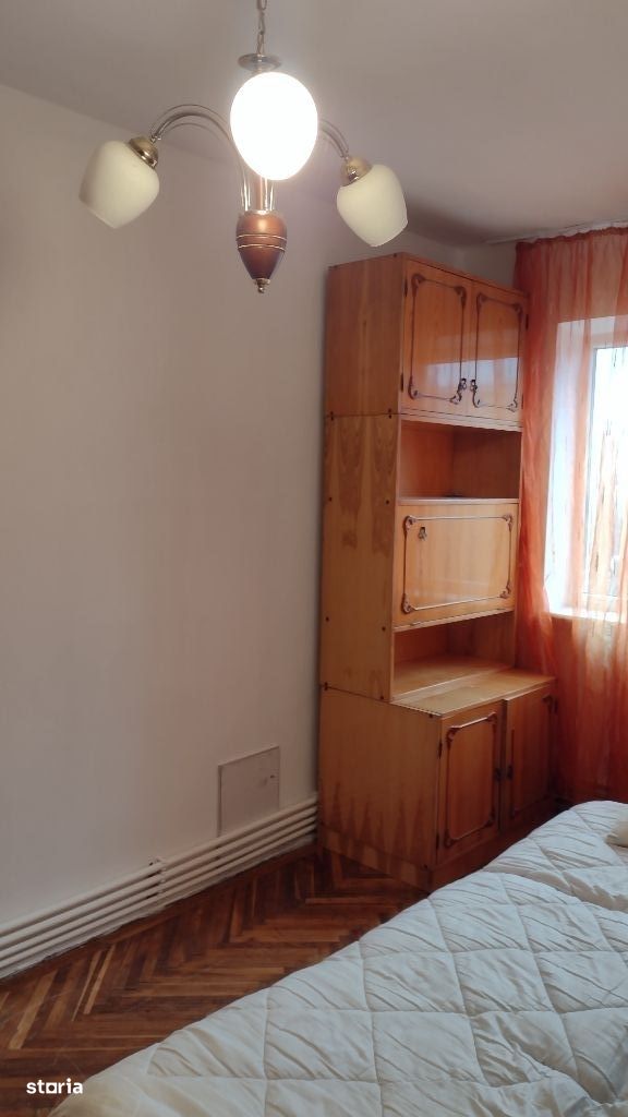 Apartament 3 camere, Gojdu,