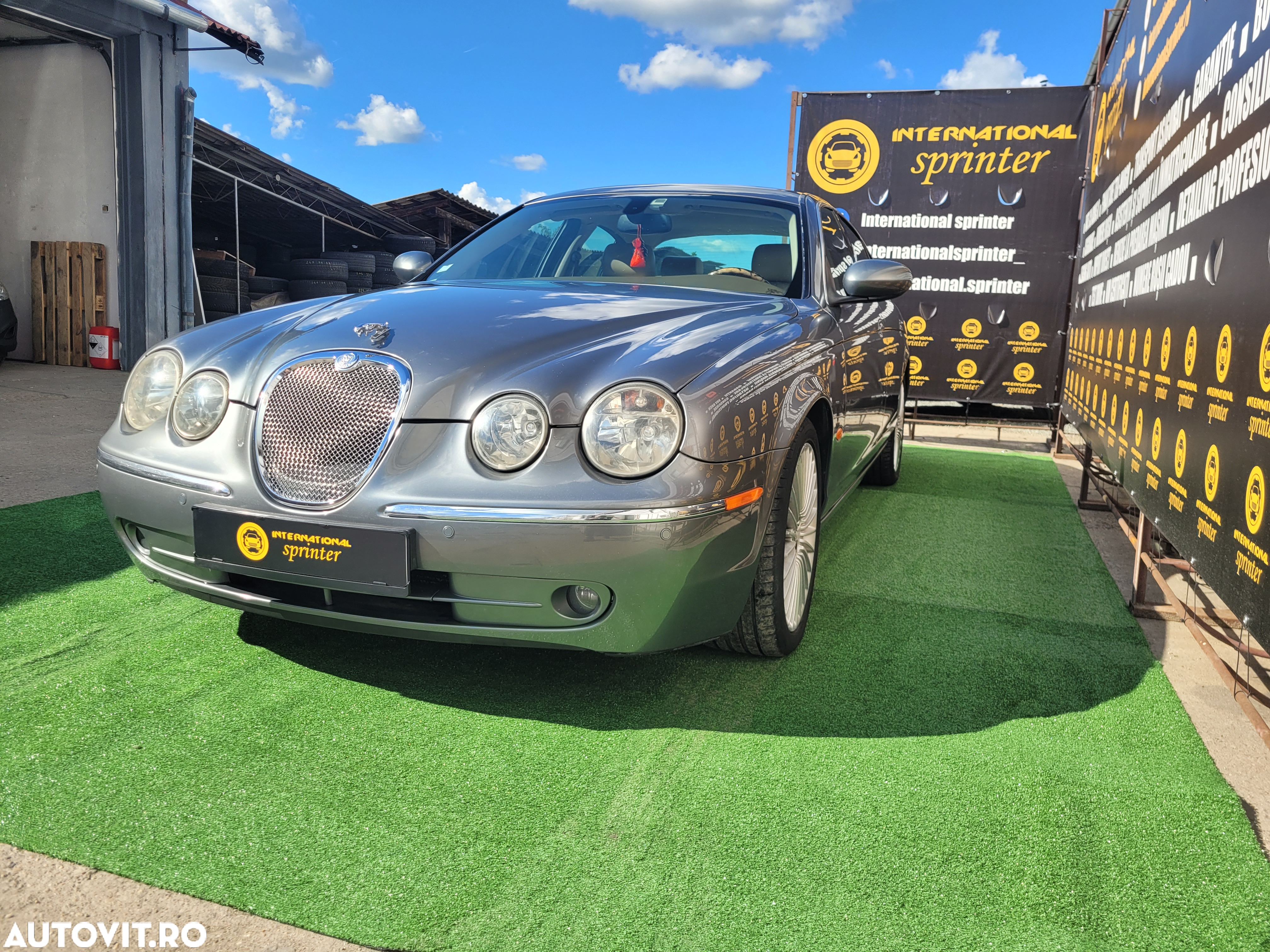 Jaguar S-Type 2.7 D Luxury Aut - 3