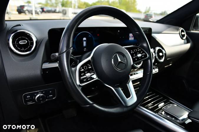 Mercedes-Benz GLA 200 d 8G-DCT Progressive - 22
