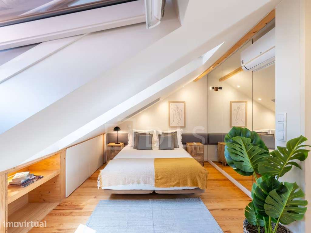 Prédio dividido em 3 apartamentos, com licença AL, em Lisboa - Grande imagem: 4/27