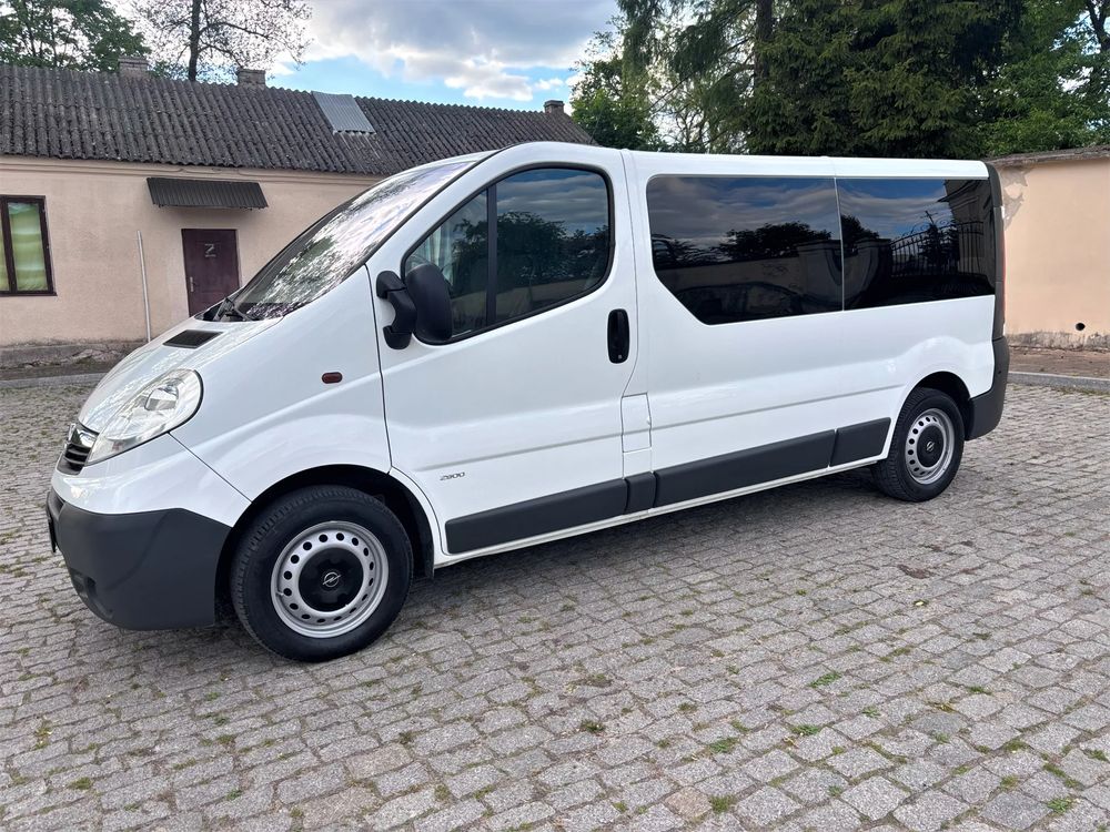 Opel Vivaro I L2H1 2.9t 2012