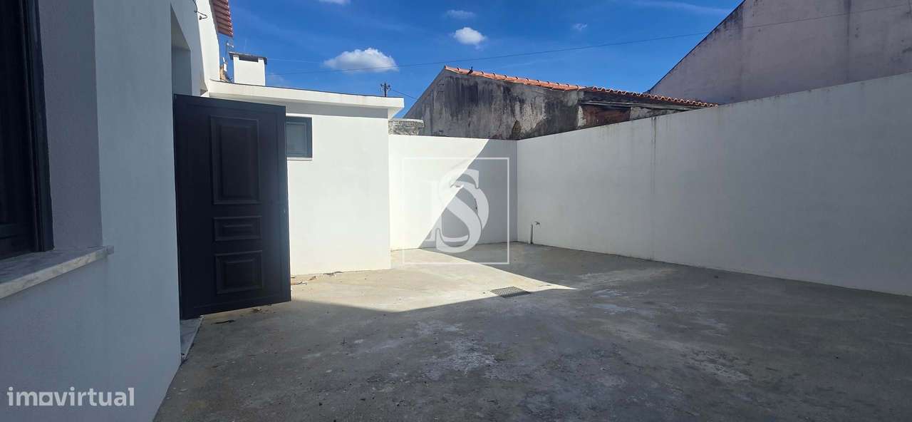 Moradia T2+2 Totalmente Remodelada a 5 Minutos da Estação do Entroncam-7