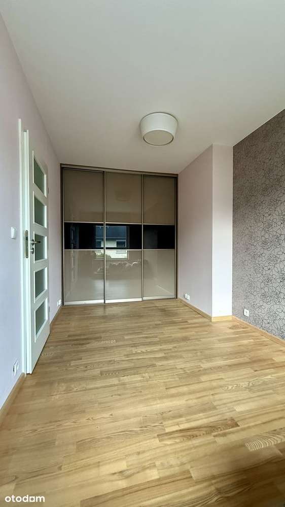 Na sprzedaż atrakcyjny segment domu z ogródkiem-9