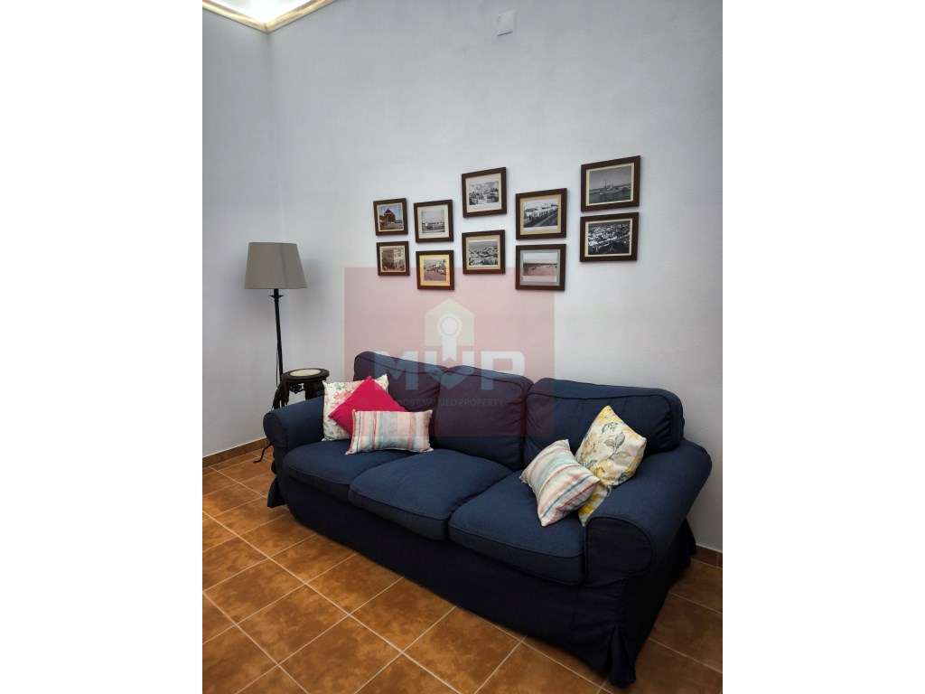 Moradia T2 no centro da Fuseta-12