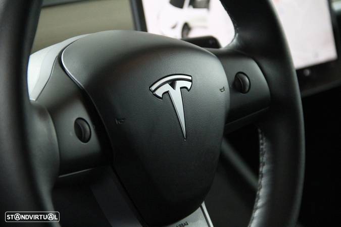 Tesla Model Y Long Range Dual Motor AWD - 9