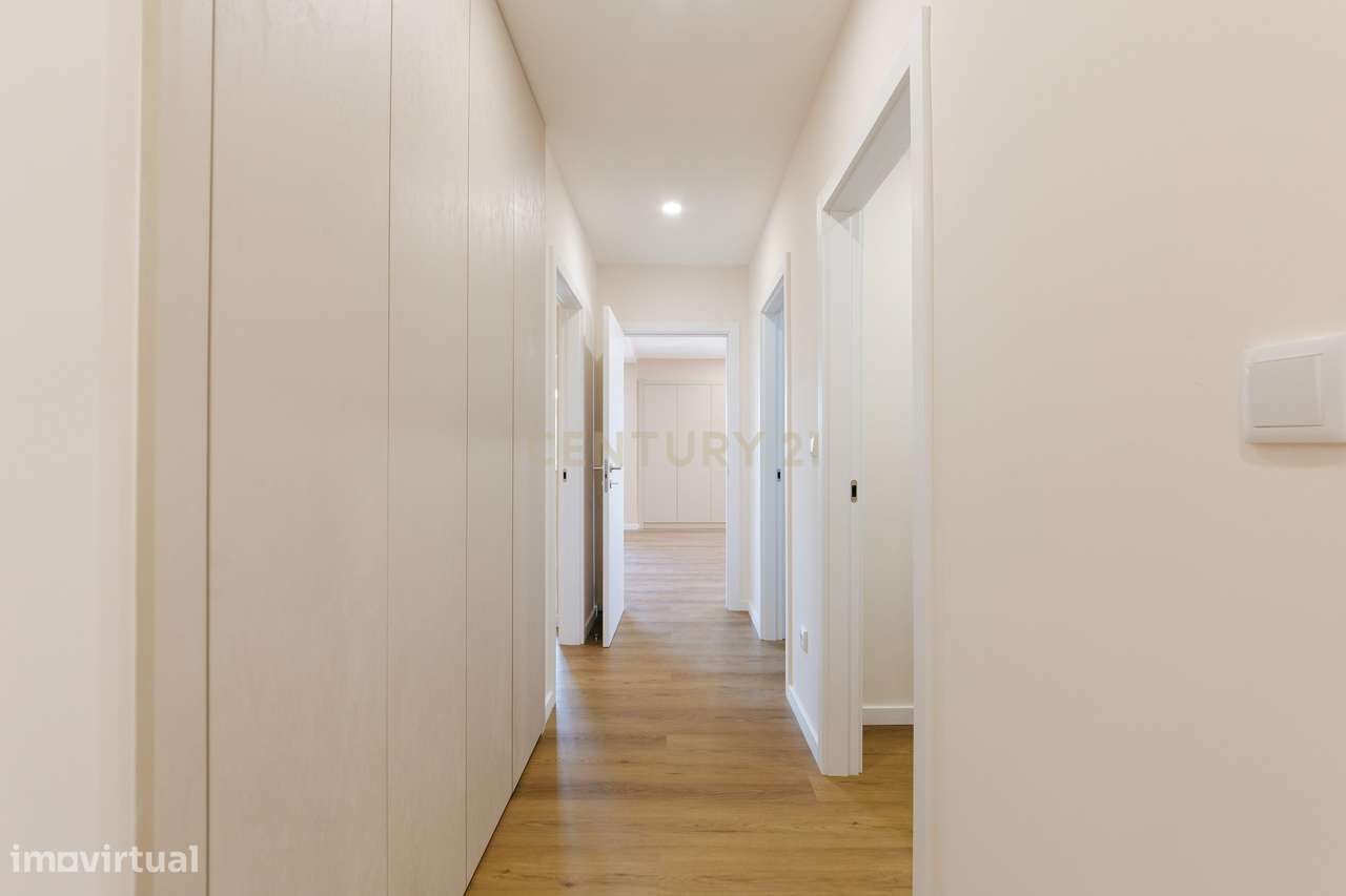 Apartamento T3 moderno e espaçoso no coração do Pinhal Novo-13