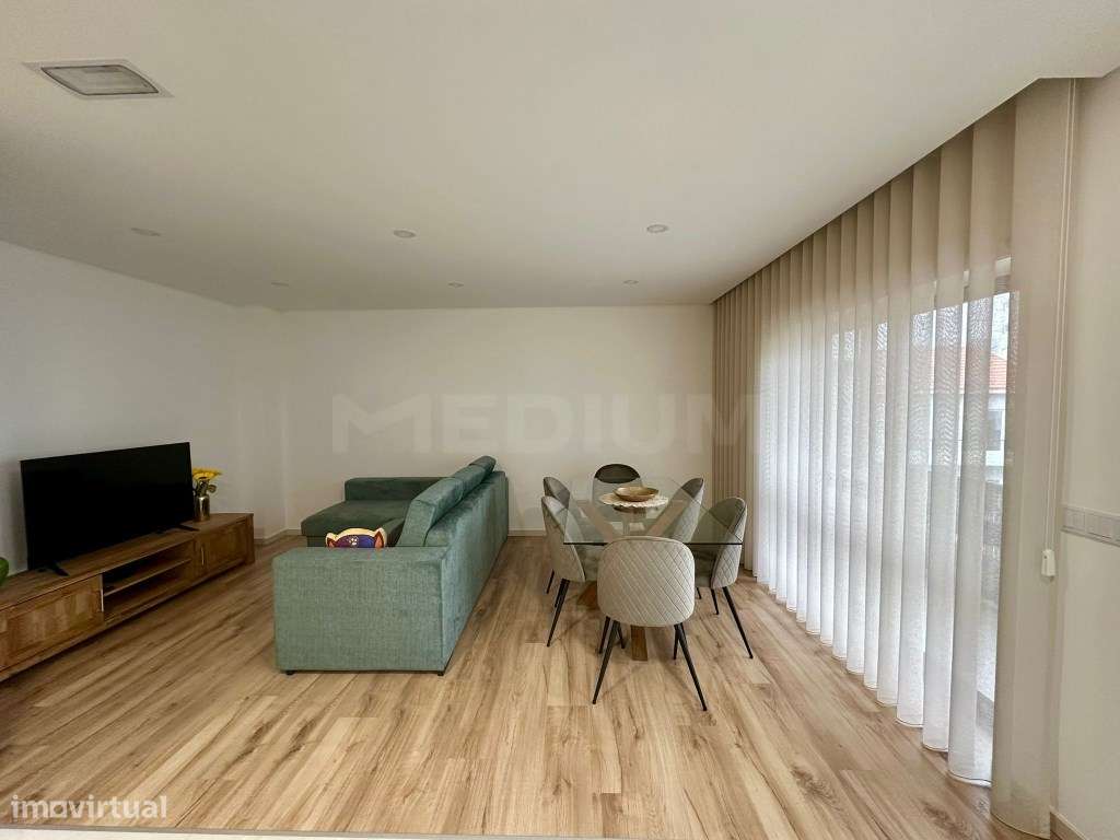 Apartamento T2 totalmente Renovado - Grande imagem: 2/14