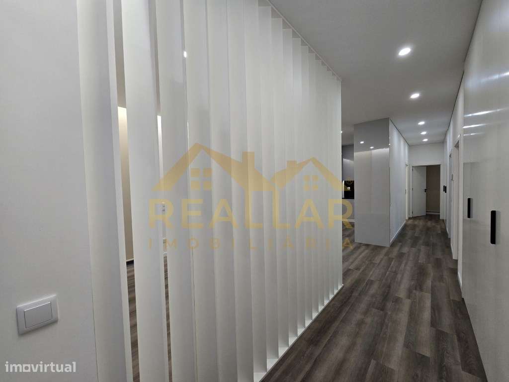 Apartamento T3 Renovado em Vilar do Pinheiro. - Grande imagem: 2/23
