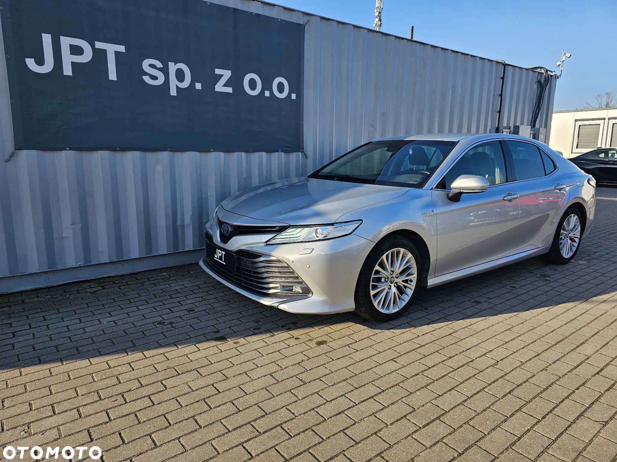 Toyota Camry Business Edition - 1
