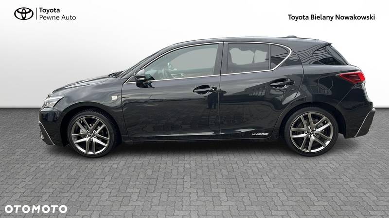 Lexus CT - 3