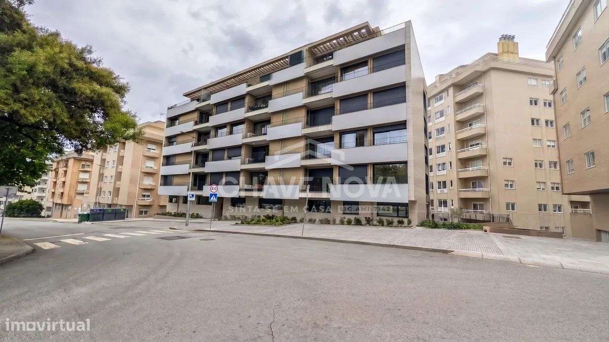 Apartamento T3 c/ Terraço (77.35m2) e Garagem Box em Mafamude-13