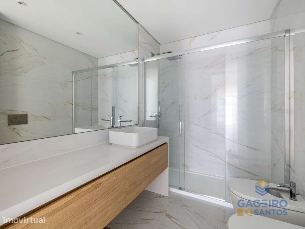 Apartamento T2 inserido em condomínio de luxo na primeira linha de ...-18