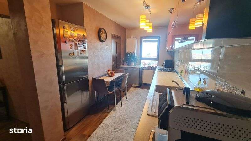 Vand apartament 4 camere, zona 7 Noiembrie - Imagine principală: 4/8