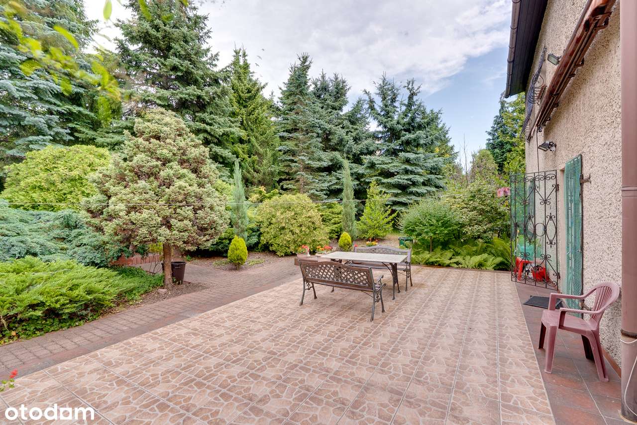 3-poziomowy dom z tarasem, 2 garażami i dużym ogrodem do aranżacji - Pełny obrazek: 3/20