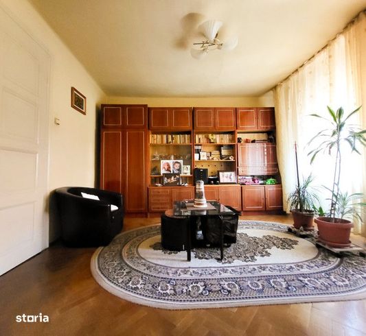 Casa 8 Camere, 3 Apartamente, Singur in curte-10