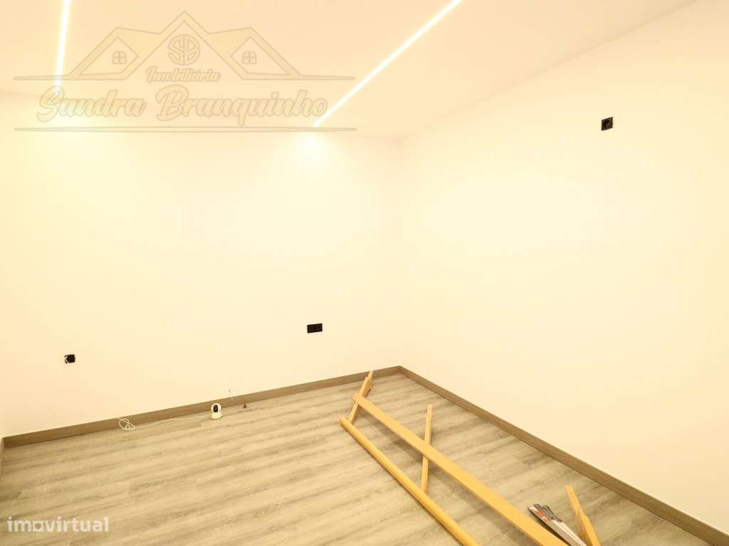 Apartamento T1 COMPLETAMENTE NOVO - Grande imagem: 3/24