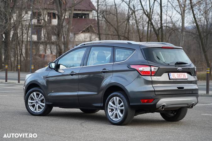 Ford Kuga - 10