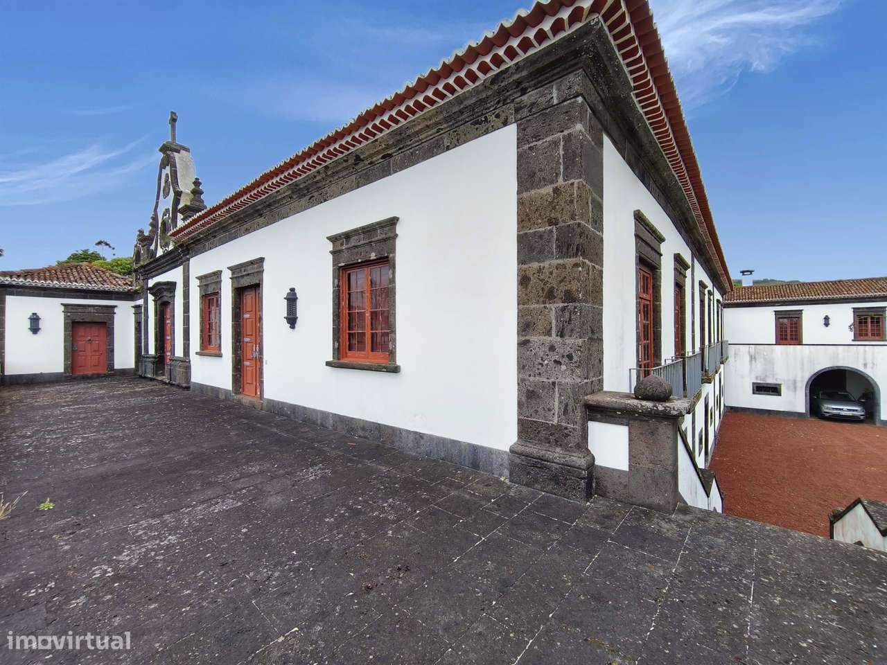 Solar Centenário de Encanto Histórico com Vista Inigualável na Ilha de-27