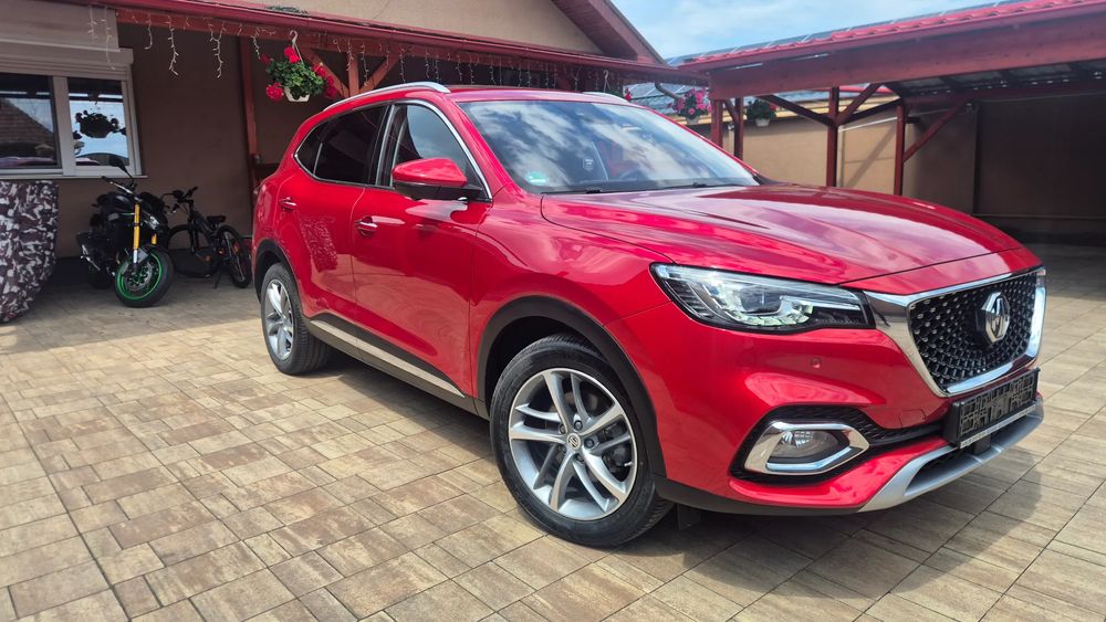 MG EHS Luxury 2022