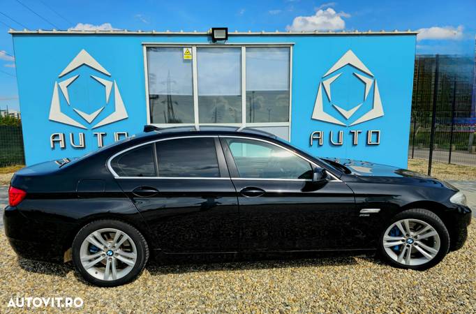 BMW Seria 5 525d xDrive Touring - 3