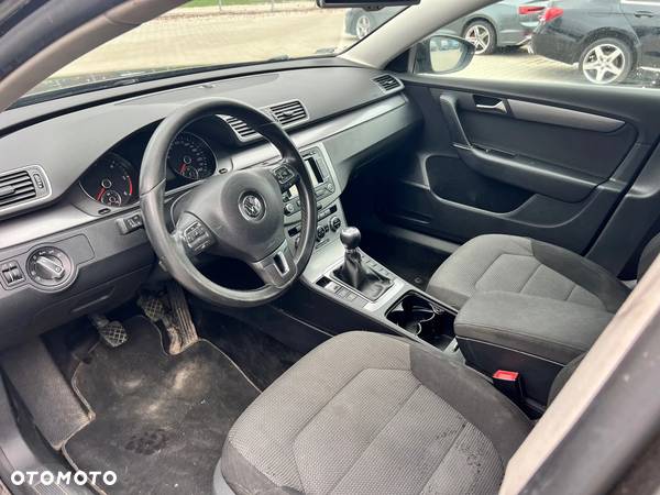 Volkswagen Passat 2.0 TDI - 10