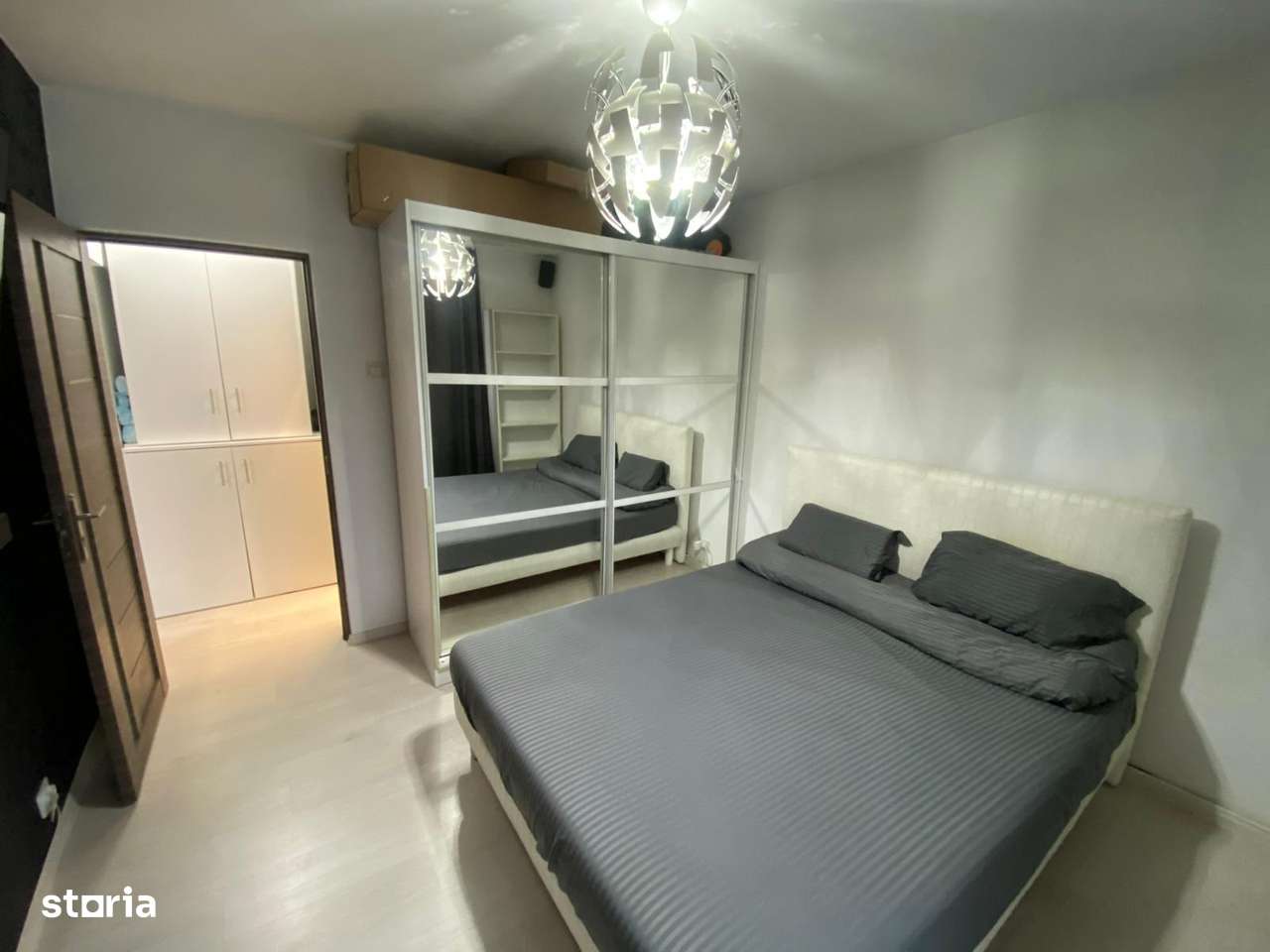 Apartament 3 camere de vanzare, Podu Ros-0