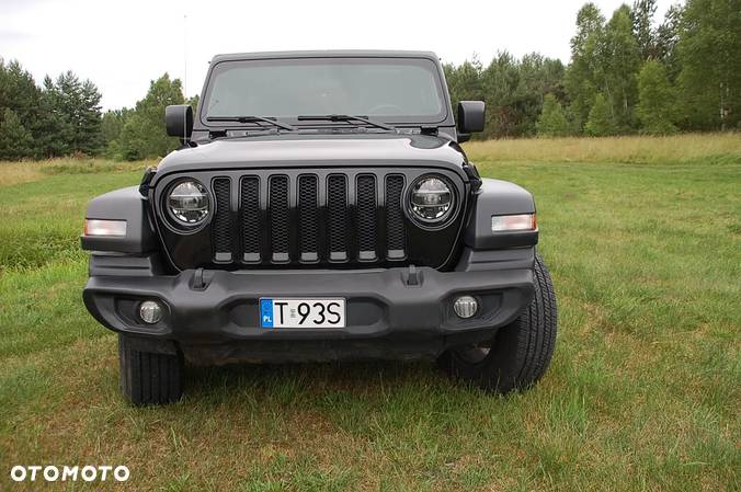 Jeep Wrangler - 5