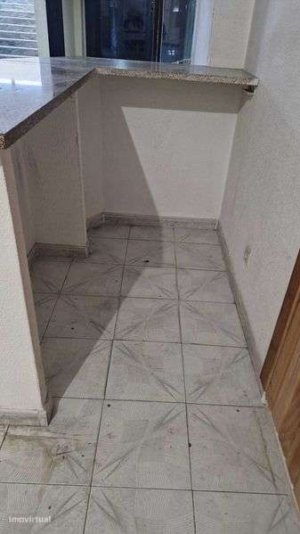 Loja no Centro Comercial Miracorgo - Grande imagem: 4/6